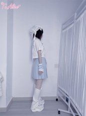画像18: 【Last one】【ToAlice】C7893ハーフエプロン付き水色プリーツスカート【50％OFF】 (18)
