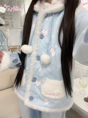 画像3: 【送料無料】C8879もこもこにゃんこポンポン付きベスト予約受付》 (3)
