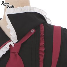 画像2: 【Puppet Bombs】Q160十字架刺繍ネクタイ付き変形襟ブラウス【30％OFF】 (2)