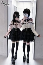画像38: 【PuppetBombs】Q281 レース肩あきフリル長袖ブラウス (38)