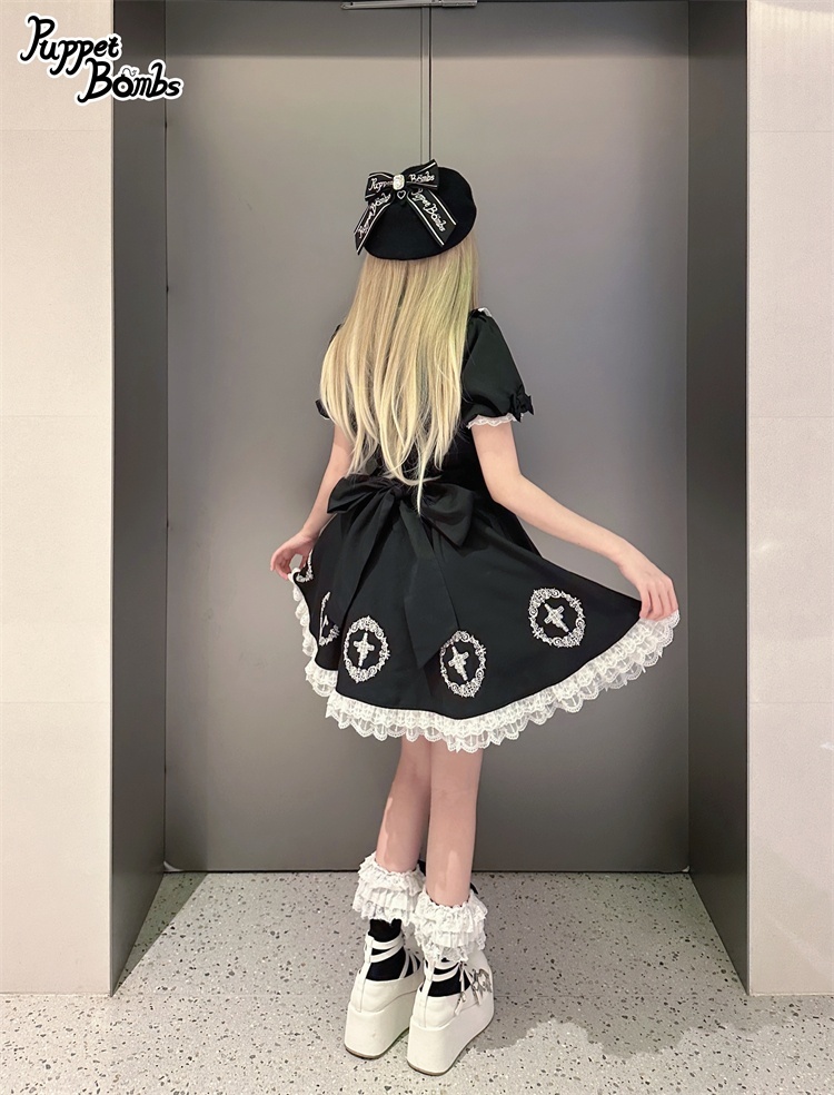 画像9: 【PuppetBombs】Q142 十字架刺繍入りパフ袖ワンピース【30%OFF】 (9)